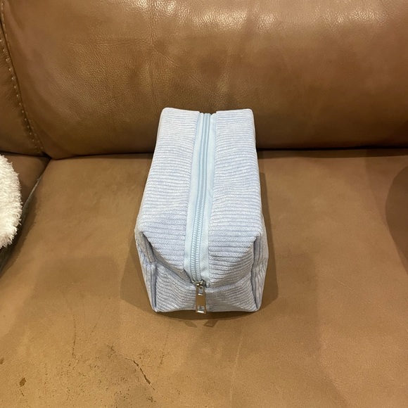 SANRIO CINNAMONROLL COSMETIC POUCH *NEW* - Picture 11 of 11